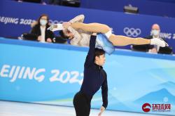 关于浓眉哥回归赛场，出色防守首场状态亮眼，日本队观众沸腾！的信息